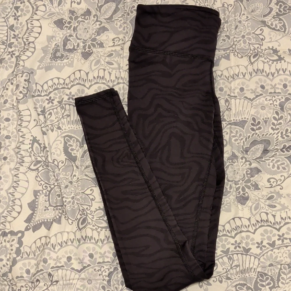ALO Yoga black alo